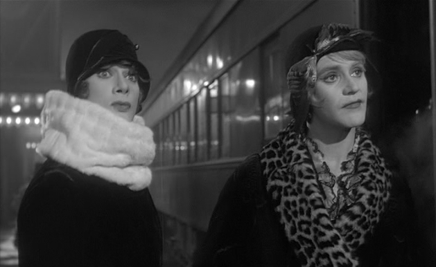 Tony Curtis and Jack Lemmon in Some Like It Hot, Billy Wilder, Classic Movies