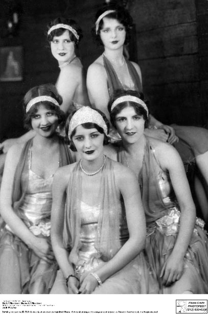 Barbara Stanwyck, cabaret girls of The Noose; Mae Clarke, Dorothy Shepherd, Erenay Weaver, Ruby Stevens, Maryland Jarbeau