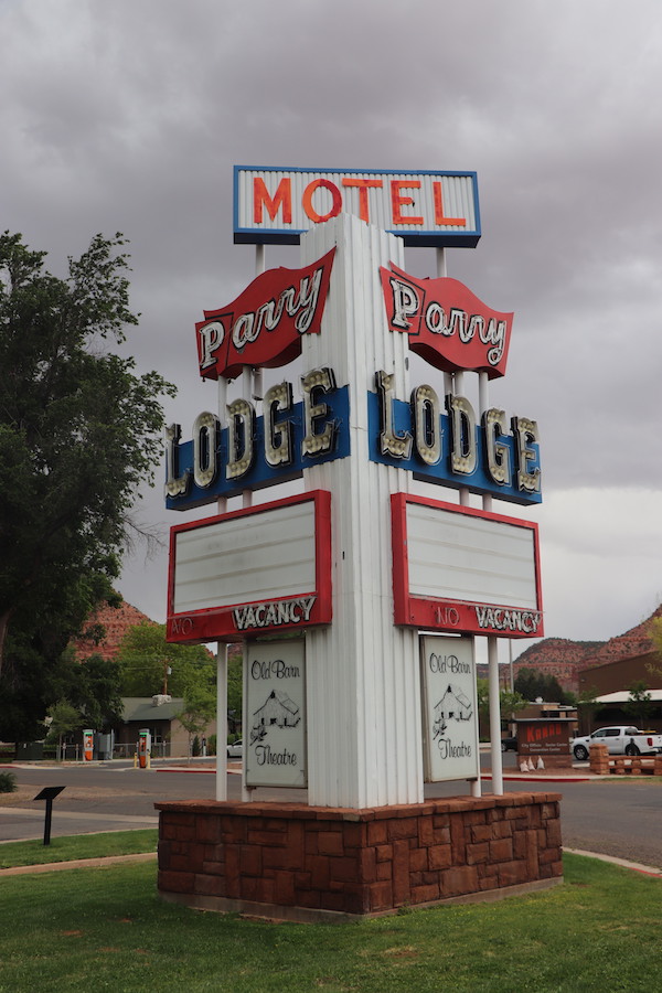 Parry Lodge, Kanab, Utah Sign